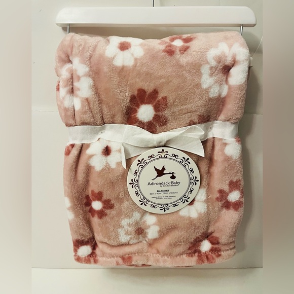 Berkshire Other - Adirondack Baby by Berkshire Baby Blanket Pinkish Brown White Floral Flowers